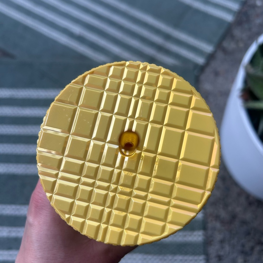 ☀️Starbucks Iridescent Pineapple Yellow 24oz Cold Drink Tumbler - Picture 2 of 3